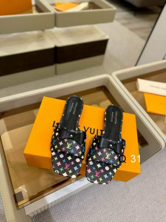 Picture of Louis Vuitton Slippers _SKULVsz35-40YF0302408